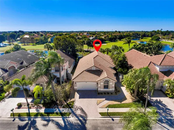 1530 Lacosta Dr W, Pembroke Pines, FL 33027