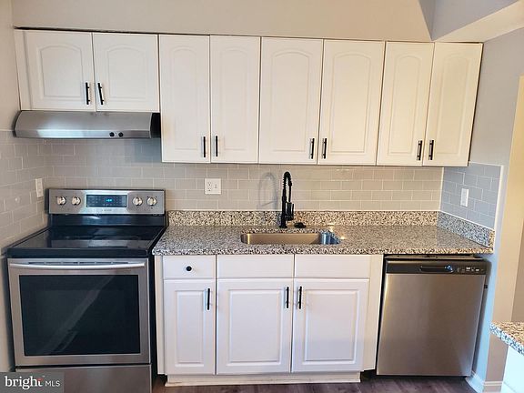 3rd image of 2836 Aspen Hill Rd