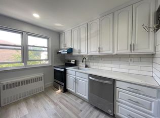 6053 84th St #PENTHOUSE 2, Middle Village, NY 11379