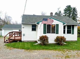 911 Division St, Deer River, MN 56636