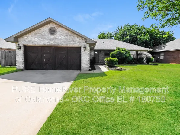 2521 Ridgewood Dr, Moore, OK 73160