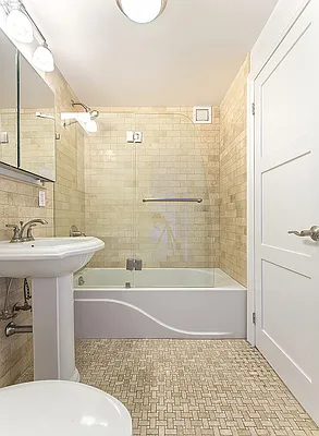 Rented by Stellar Management | media 16