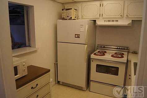 4th image of 244 Windsor K