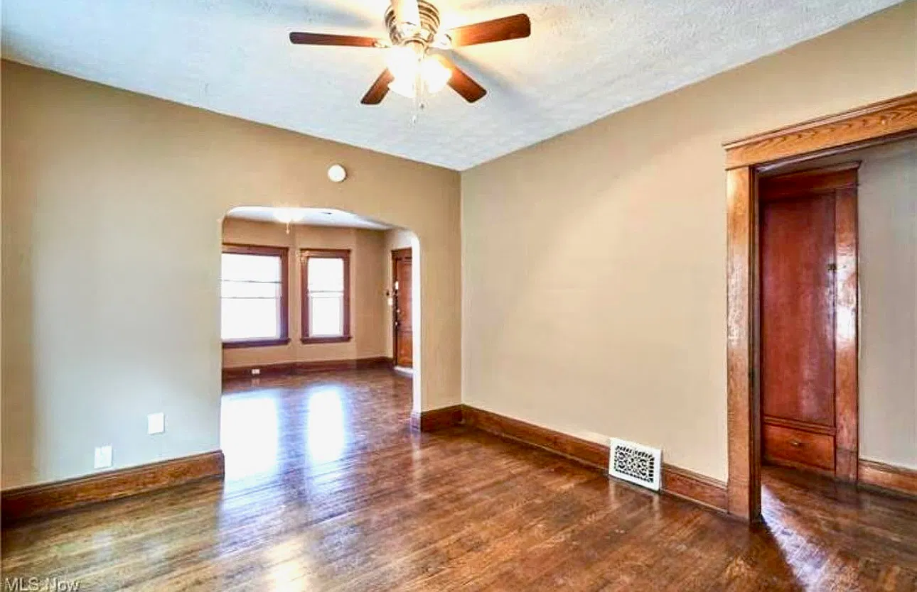 2 bed, 1059 sqft, $1,300 — Photo 4