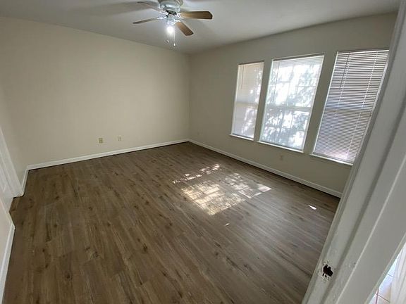3rd image of 2722 Lombrano St #1