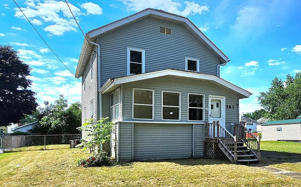 583 Cypress St photo 1