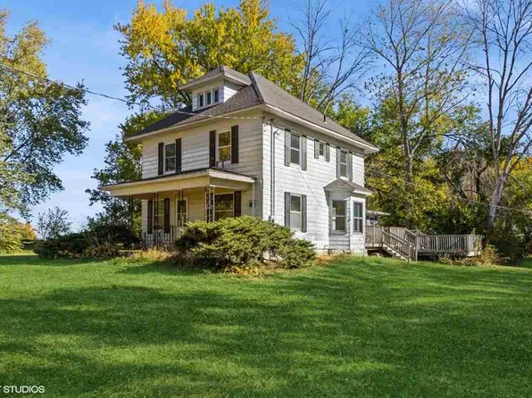 1754 Cedar Johnson Rd, West Branch, IA 52358