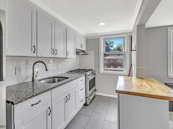 516 Brooklawn Ave #D2, Roselle Boro, NJ 07203