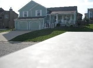 5404 NE Rainbow Ct, Lees Summit, MO 64064