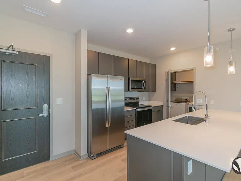 Chateau at Yankee Hill Apartments — Photo 77