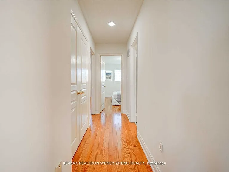 60 Warren Bradley St — Photo 15