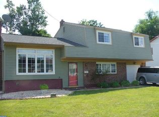 108 Cardinal Rd, Edgewater Park, NJ 08010