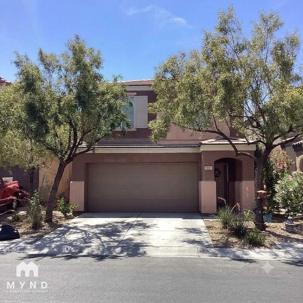 3 bed, 2.0 bath, 1911 sqft, $1,965 — Photo 1