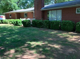 5745 Reynolda Rd, Winston Salem, NC 27106