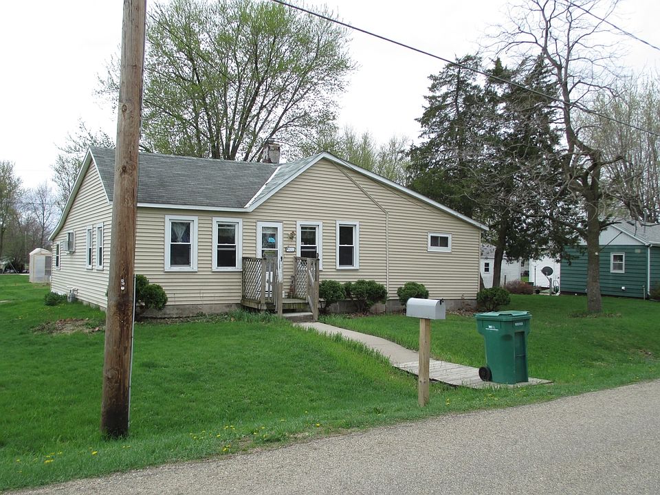 1st image of 220 E Apple St