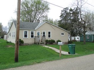 220 E Apple St, Kirkwood, IL 61447
