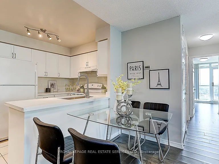 5500 Yonge St #808 — Photo 6