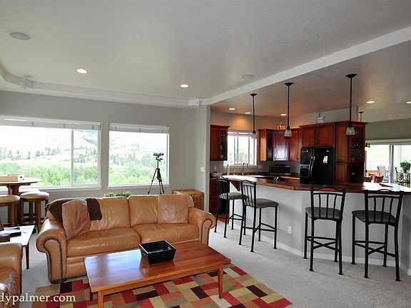 2nd image of 5814 Prospect Dr