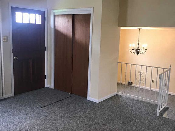 4th image of 590 Paoli Ave