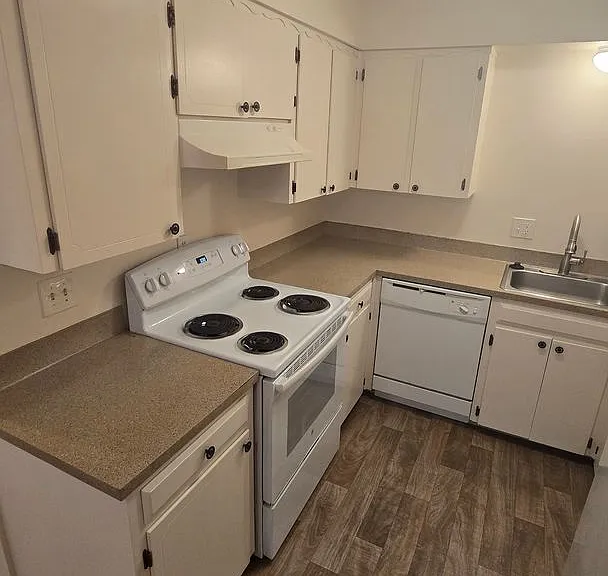 Canterbury Terrace Apartments — Photo 18