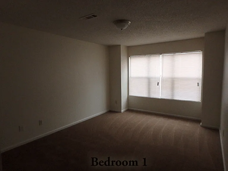 Creekwood Apartments — Photo 20
