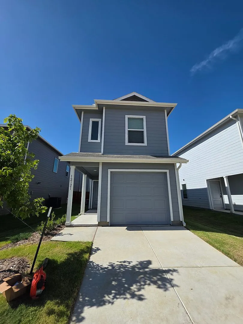 New Build Perfection: 3 Bedroom, 2.5 Bath Gem in Growing Community! — Photo 1