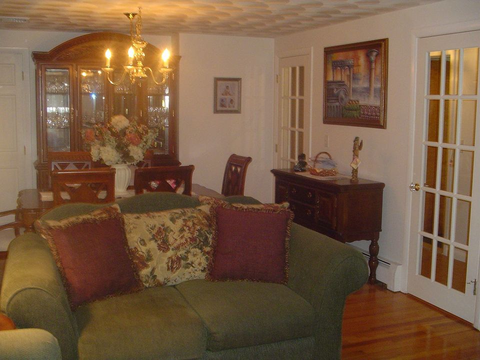 2nd image of 93 Bellevue Ave