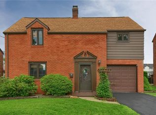 723 Plymouth Ln, Ellwood City, PA 16117