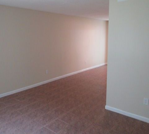2nd image of 52 Masters Dr APT B