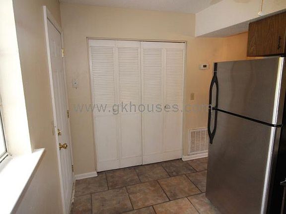 4th image of 4158 Willard Dr #B