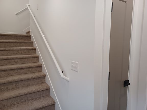 4th image of 815 W 100 S #7