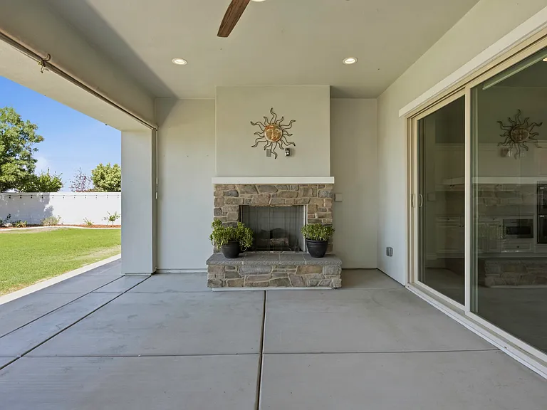 Laverett Way — Photo 37