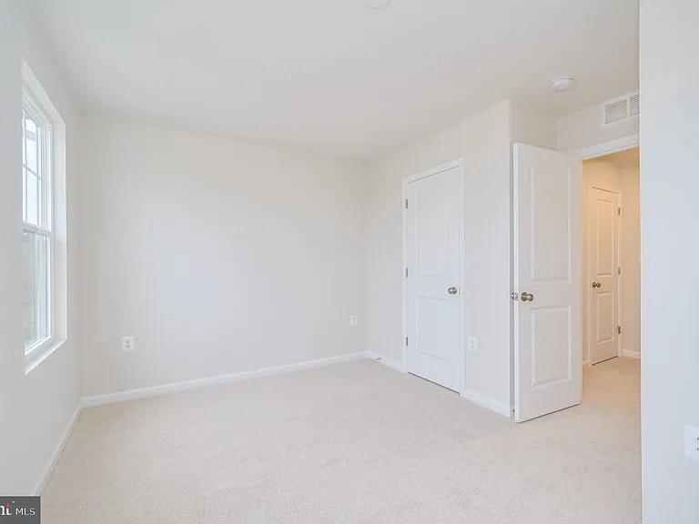82 Coolidge Ave — Photo 15