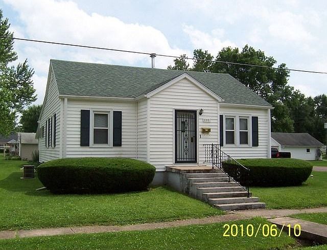 2nd image of 202 E Bland St