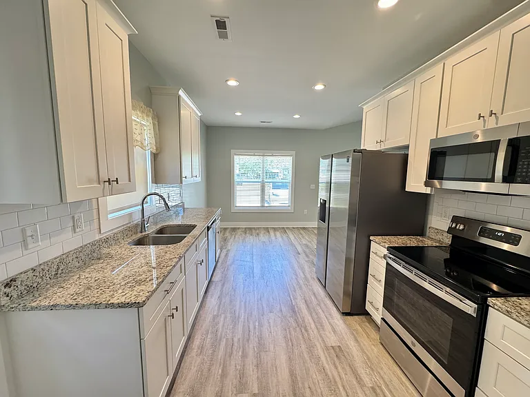 350 Dwight St — Photo 13