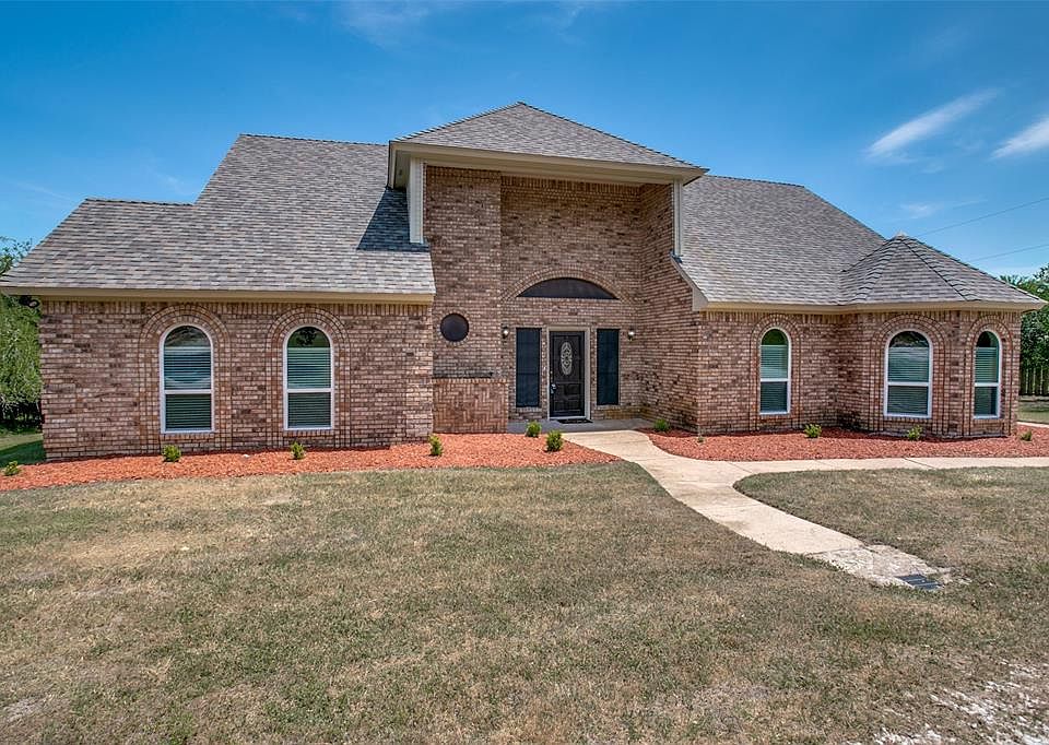 1st image of 253 Diamond Oaks Dr