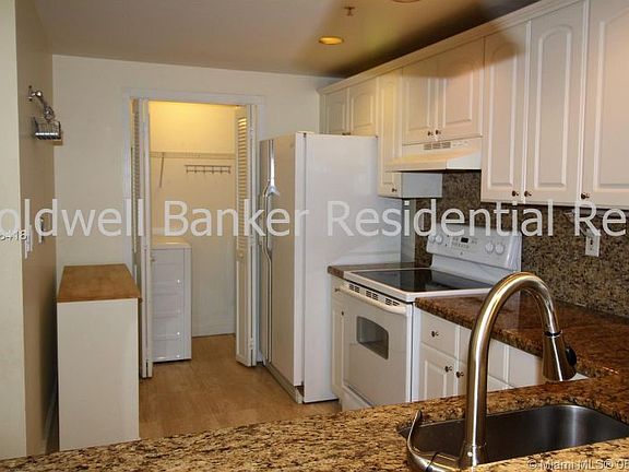 3rd image of 323 Navarre Ave APT 204