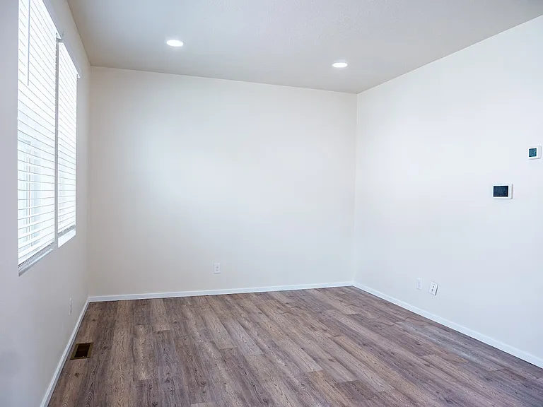 1007 N Viewmont Rd — Photo 19