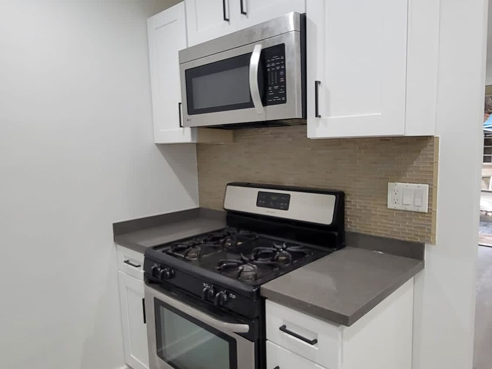 2nd image of 1165 Irving Ave #A