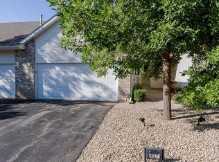 827 Wescott Sq, Eagan, MN 55123