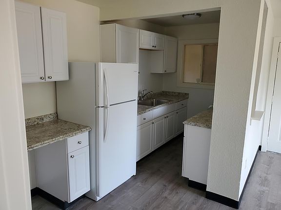 3rd image of 2562 Traction Ave APT 10