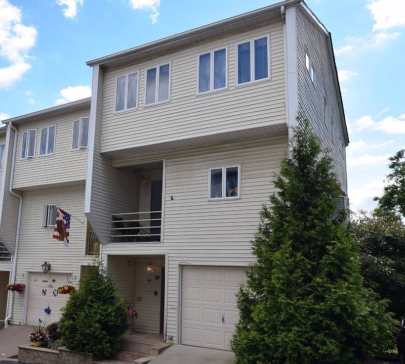 1st image of 24 Grasmere Ct