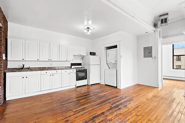 Rented by Ivey North LLC | media 7