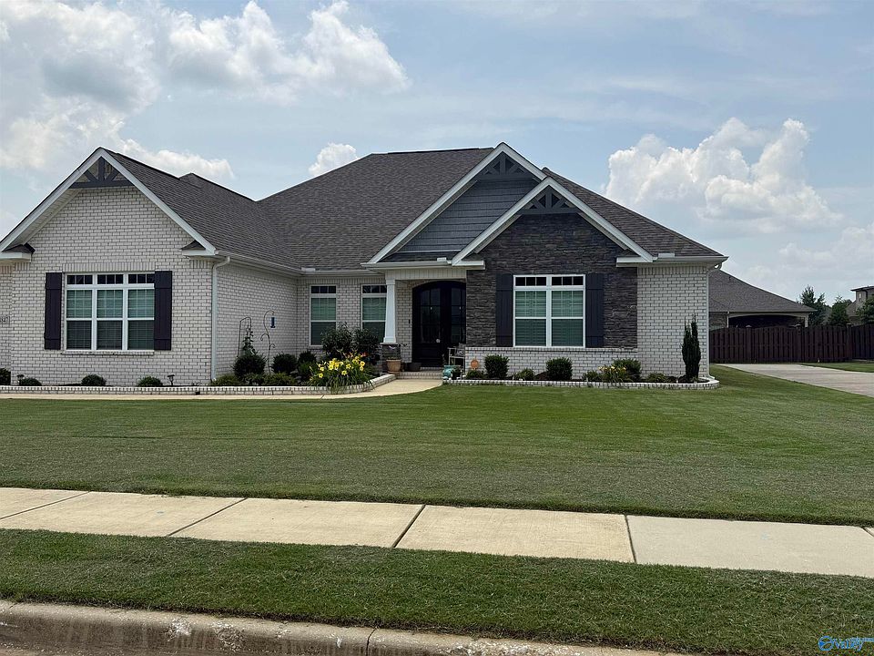 1st image of 14847 Commonwealth Dr