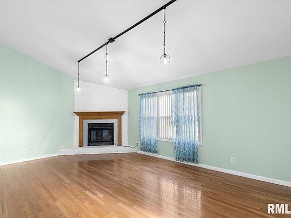 3rd image of 11735 Elizabeth Dr
