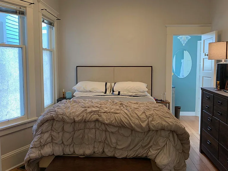 219 Howe St — Photo 11