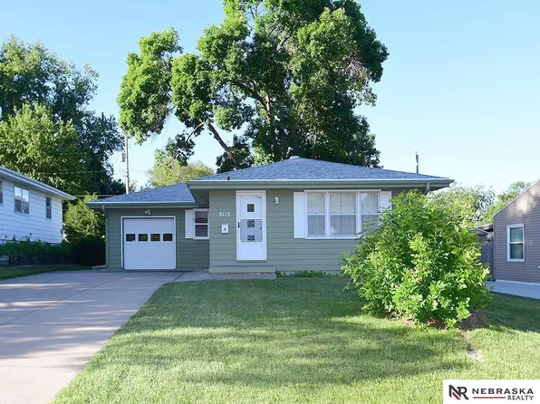 8113 Valley St, Omaha, NE 68124