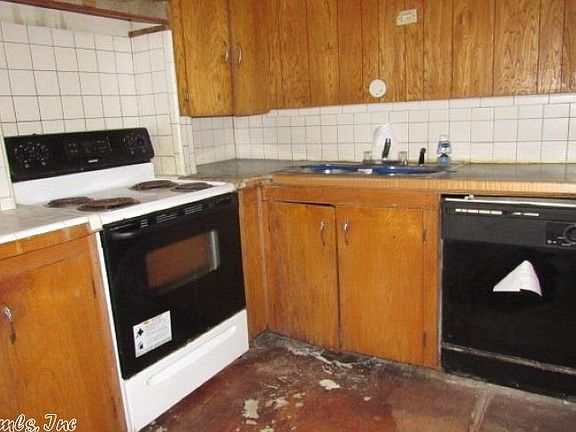 4th image of 2503 Pecan St