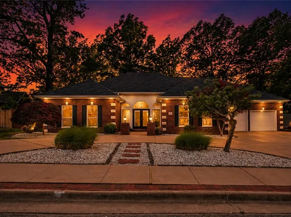 3 David Dr, Bentonville, AR 72712