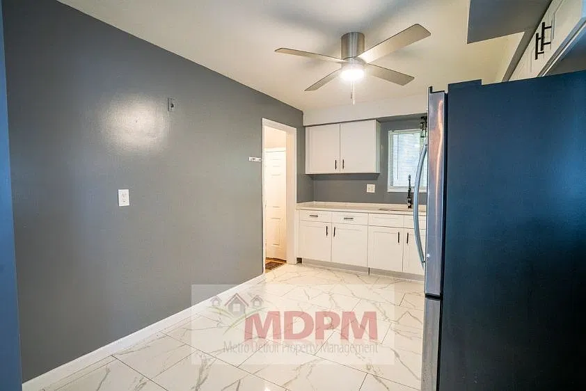 3 bed, 1017 sqft, $1,475 — Photo 2